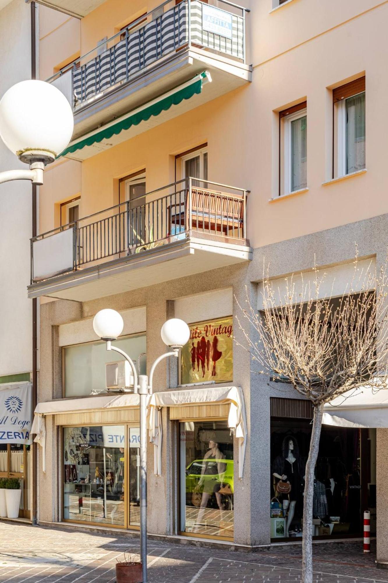 Sunny Home, Appartamento In Centro E Vicino Alla Spiaggia غرادو المظهر الخارجي الصورة
