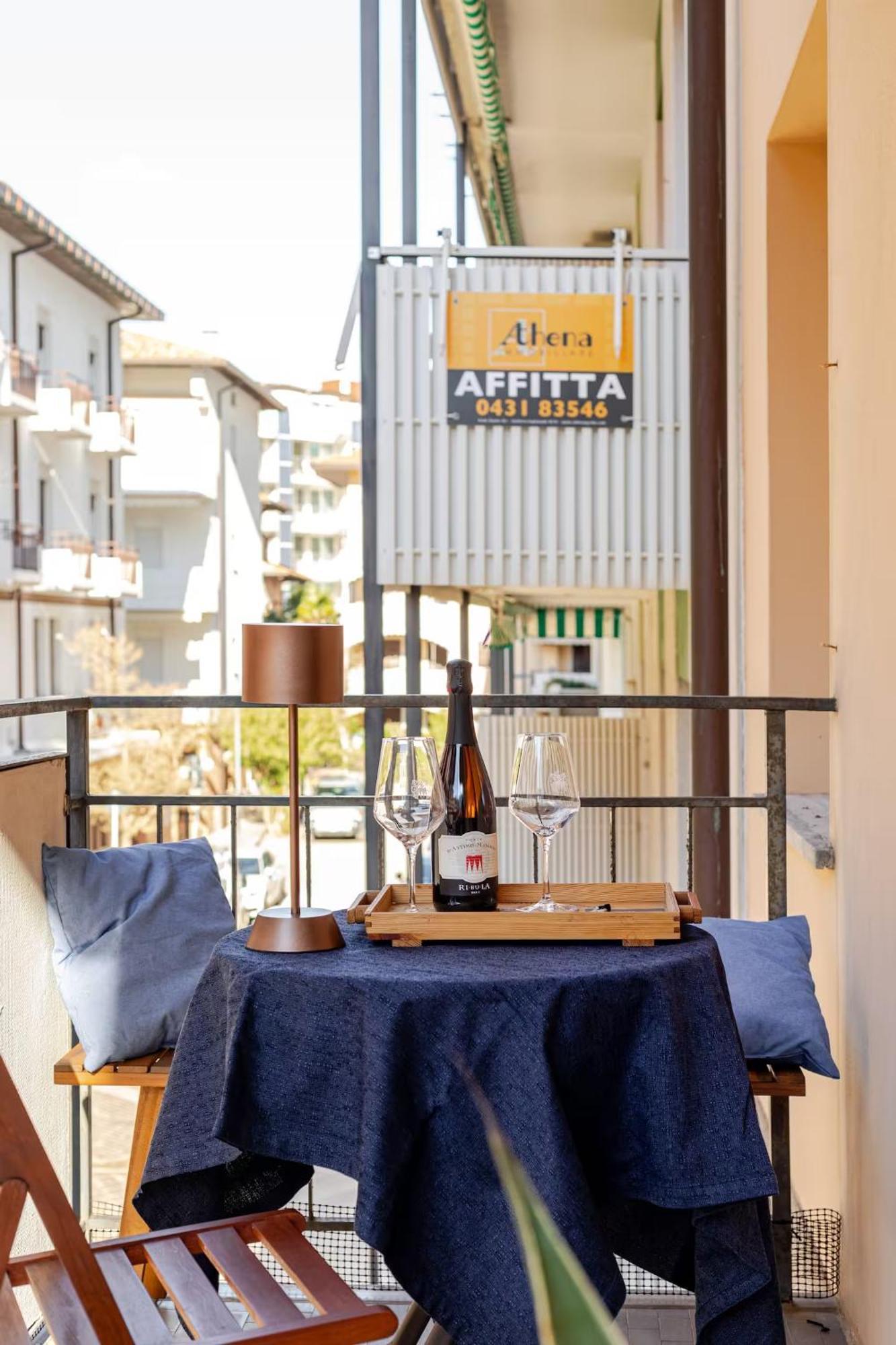 Sunny Home, Appartamento In Centro E Vicino Alla Spiaggia غرادو المظهر الخارجي الصورة